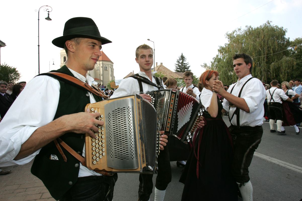 Hirmagazin,Hirmagazin.eu,Hirmagazin.eu Online Média,Hirmagazin az én médiám,Móri Bornapok,Mór,bornapok,szüreti fesztivál,borfesztivál,programok,képek,borkóstoló,kulturális rendezvény,magyar borvidék,fesztivál hangulat,főhírek