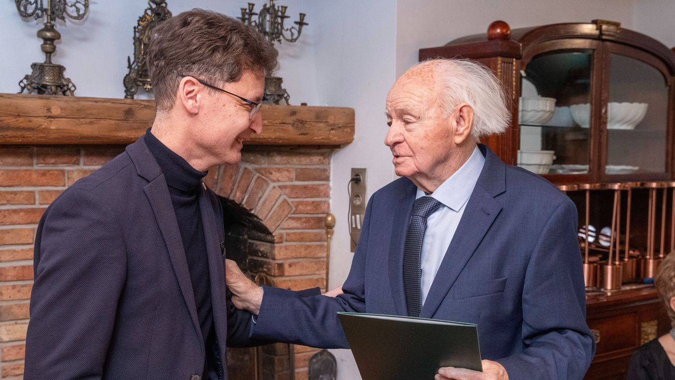 Dr. Gálicz Tibor 90 éves lett: generációk tanítóját köszöntötték Székesfehérváron (galéria) Kép