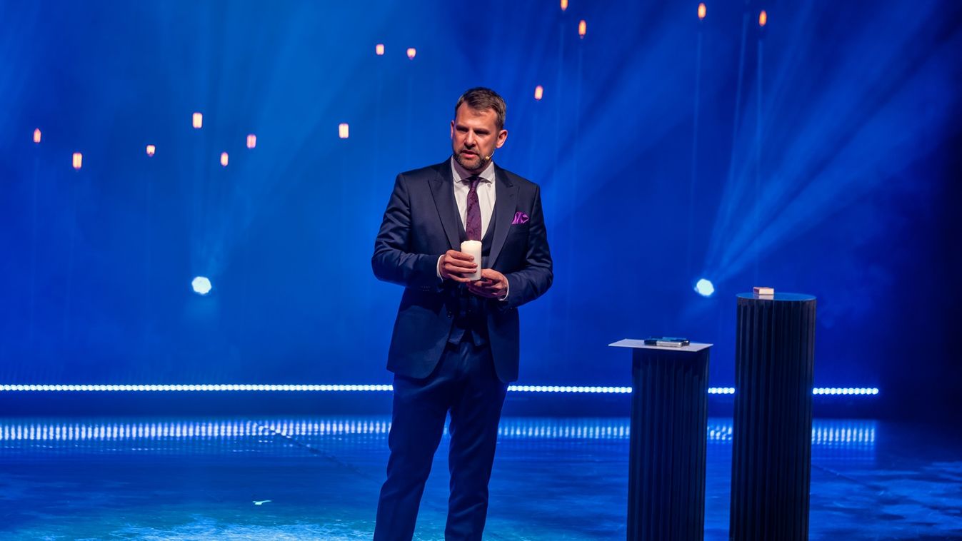 Székesfehérváron is felgördül a titok fátyla – jön Danny Blue ...