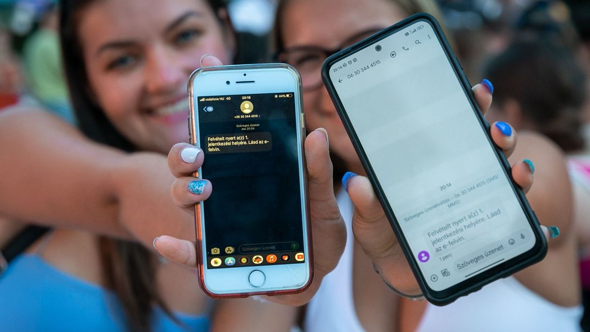 Nem jött az SMS, már minden remény elszállt – aztán fél óra múlva megváltozott az élete
