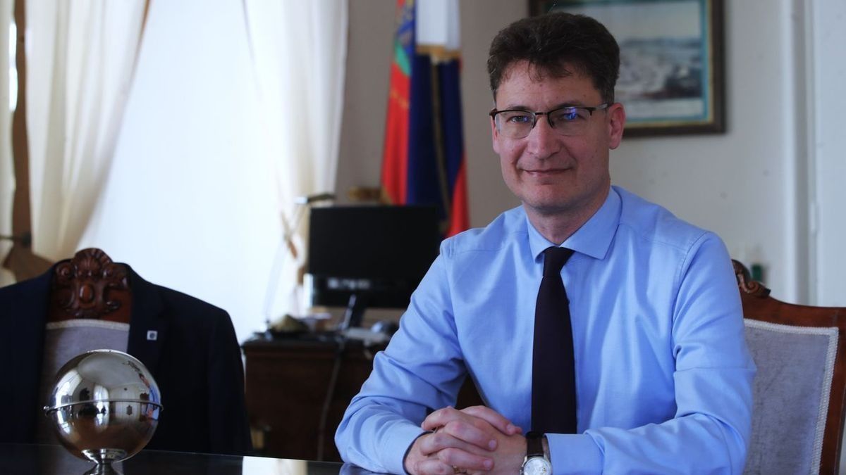 Szóváltás Cser-Palkovics András és Magyar Péter között, ezt válaszolta polgármester