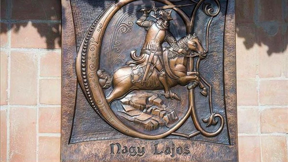 684 éve koronázták meg Székesfehérváron Nagy Lajost, a lovagkirályt (videó)