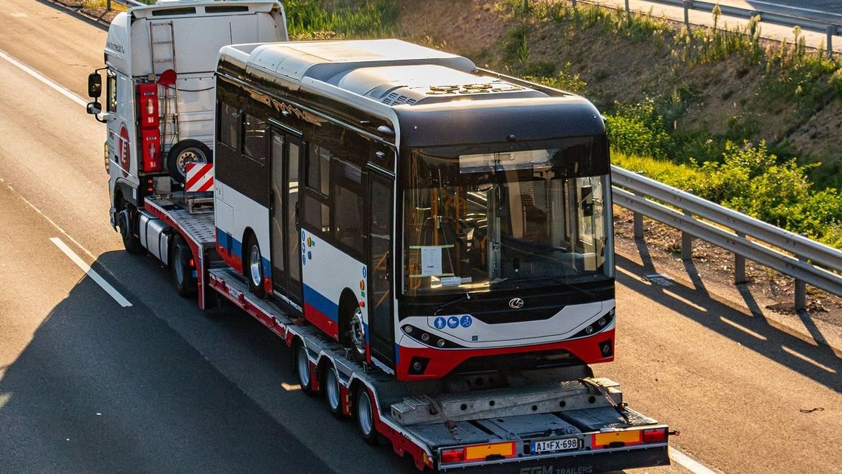 Megérkeztek a kínai midibuszok, amelyek megváltoztathatják a fehérvári közlekedést