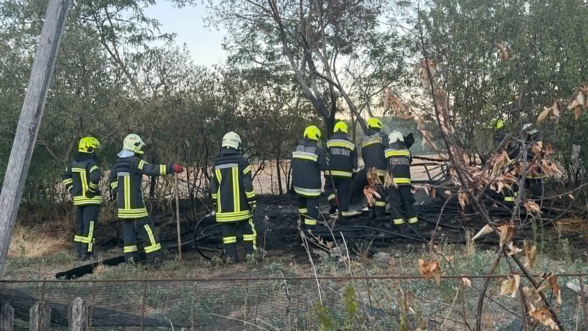 Pusztító lángok Pákozdon: már a tűzoltók sem tudták megmenteni (videó)