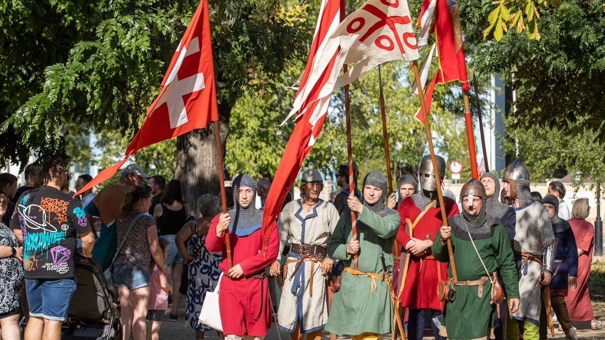 Középkori forgatag költözött Székesfehérvár belvárosába +galéria