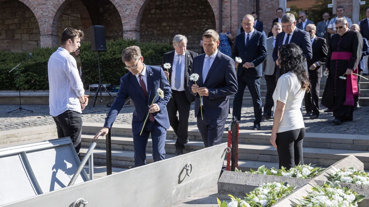 Megnyílt az Osszárium – Színes programokkal folytatódik este a Királyi Napok