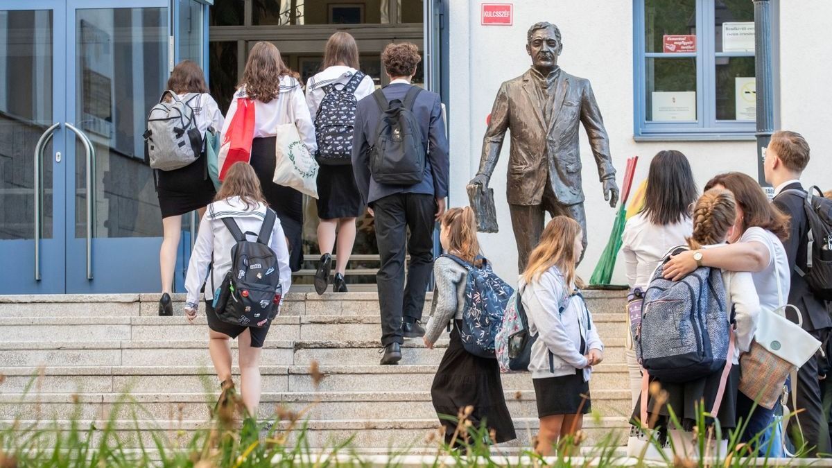 Becsöngetnek: 16 napos téli szünet és kevesebb tanítási nap – mutatjuk a részleteket!