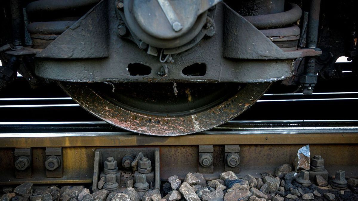 Halálos gázolás történt a pécsi fővonalon – leállt a vonatközlekedés Sárbogárd és Rétszilas között