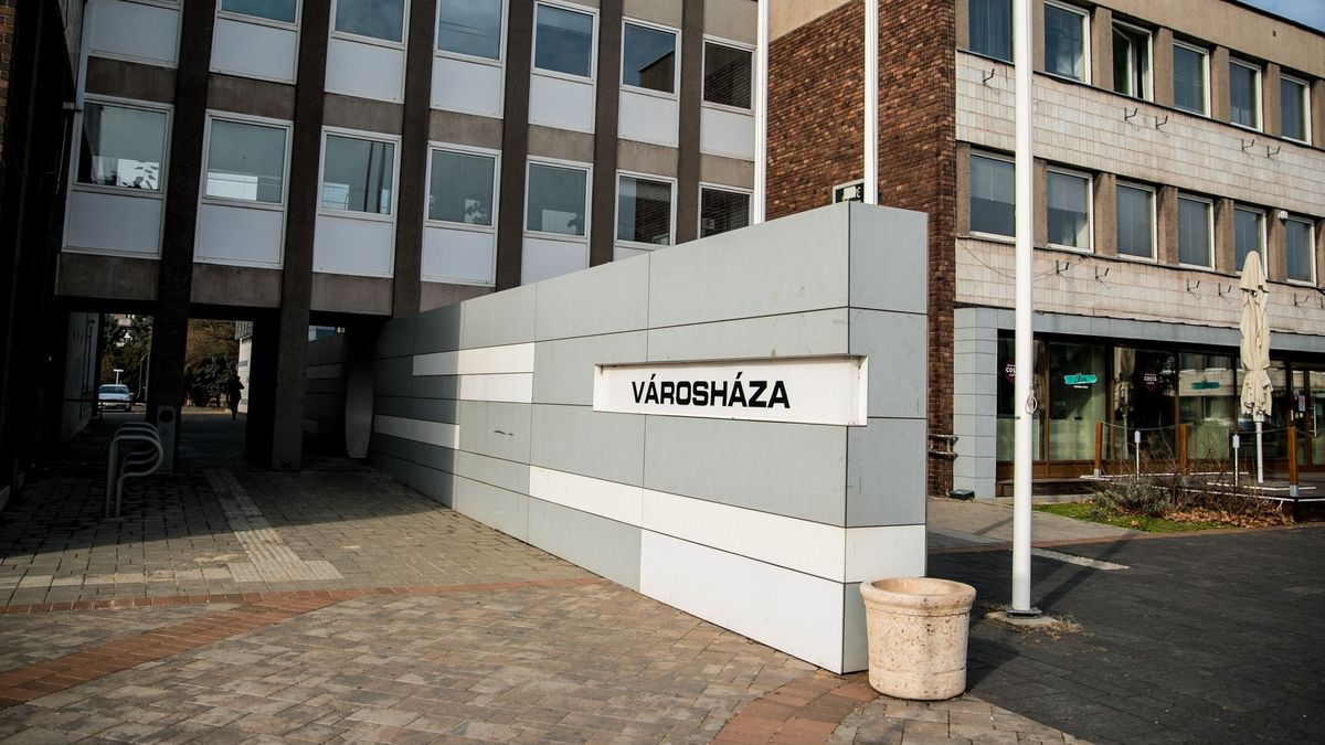 Szerinted ki érdemelne díjat a szociális ágazatban? Várják a javaslatokat Dunaújvárosban!
