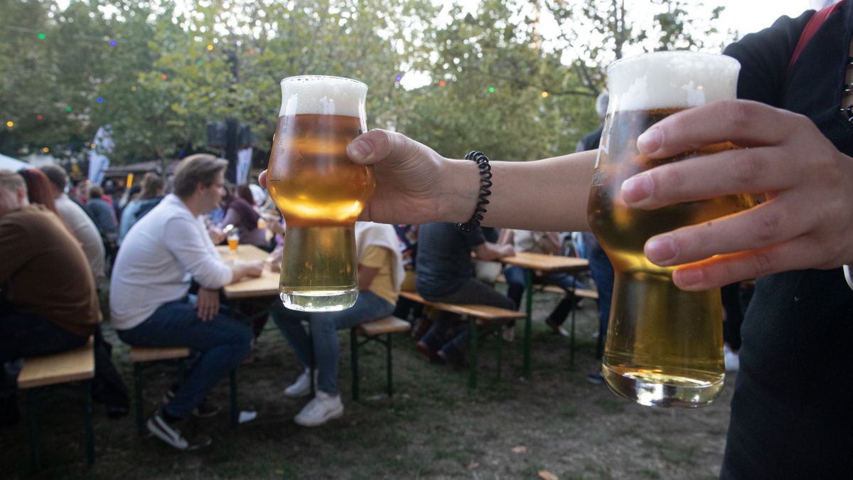 Itt ingyen sörrel várják a felnőtteket délután