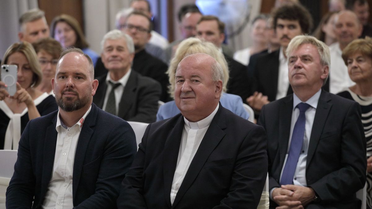 „Így könnyű!” – különleges köszönettel vette át a rangos elismerést Écsy Gábor (galéria)