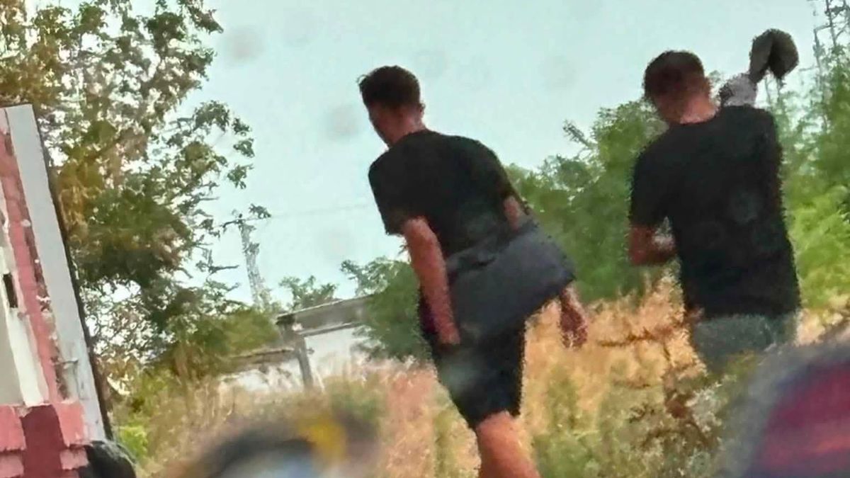 Rablás sokkolta az utasokat, három férfit fogtak el