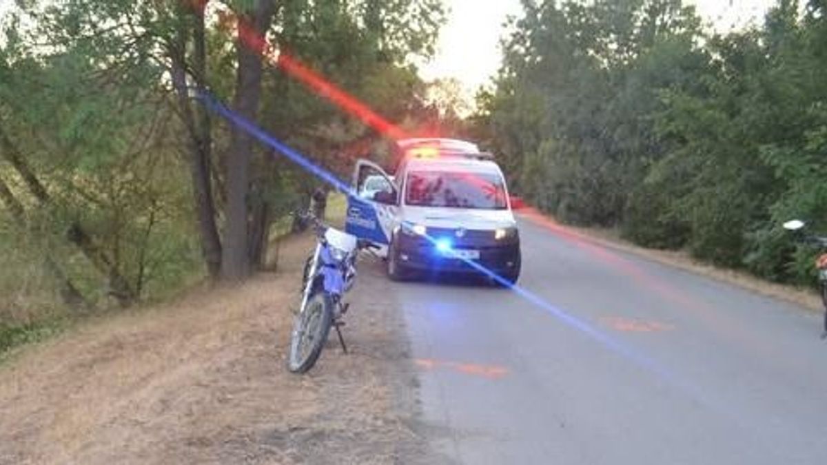 Váratlanul ugrott az útra: a tinédzser motorosnak esélye sem volt