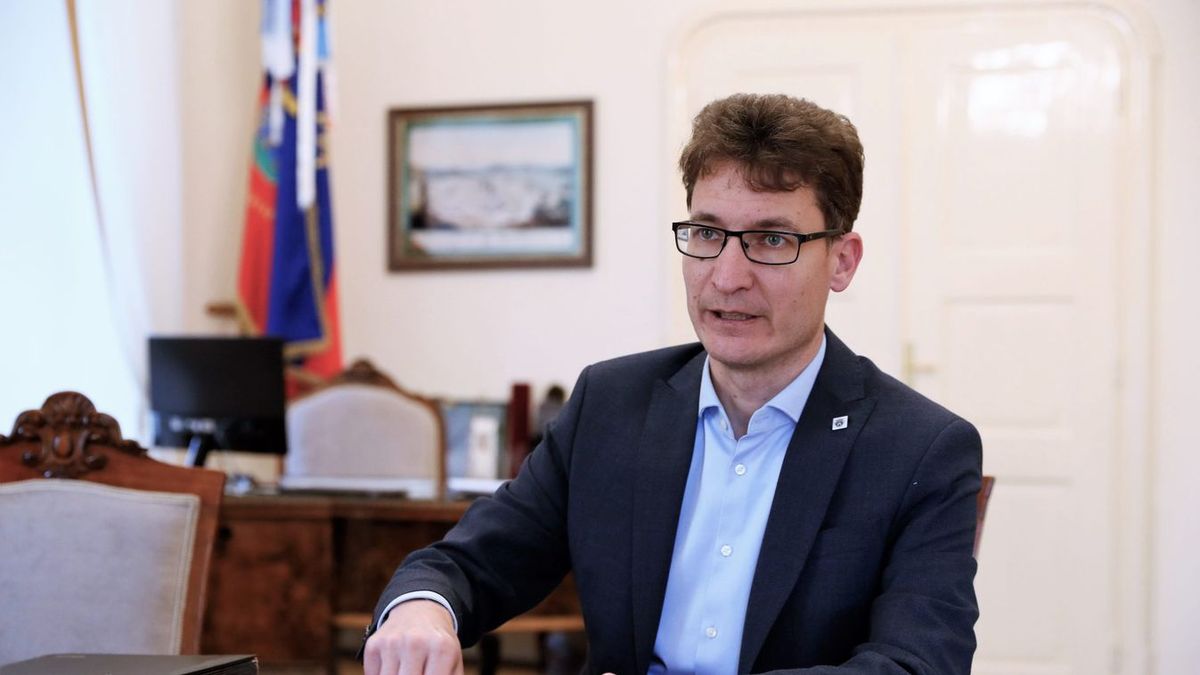 „Saját kezünkbe kell vegyük ezt a kérdést” – Cser-Palkovics András lép a szélerőmű-ügyben