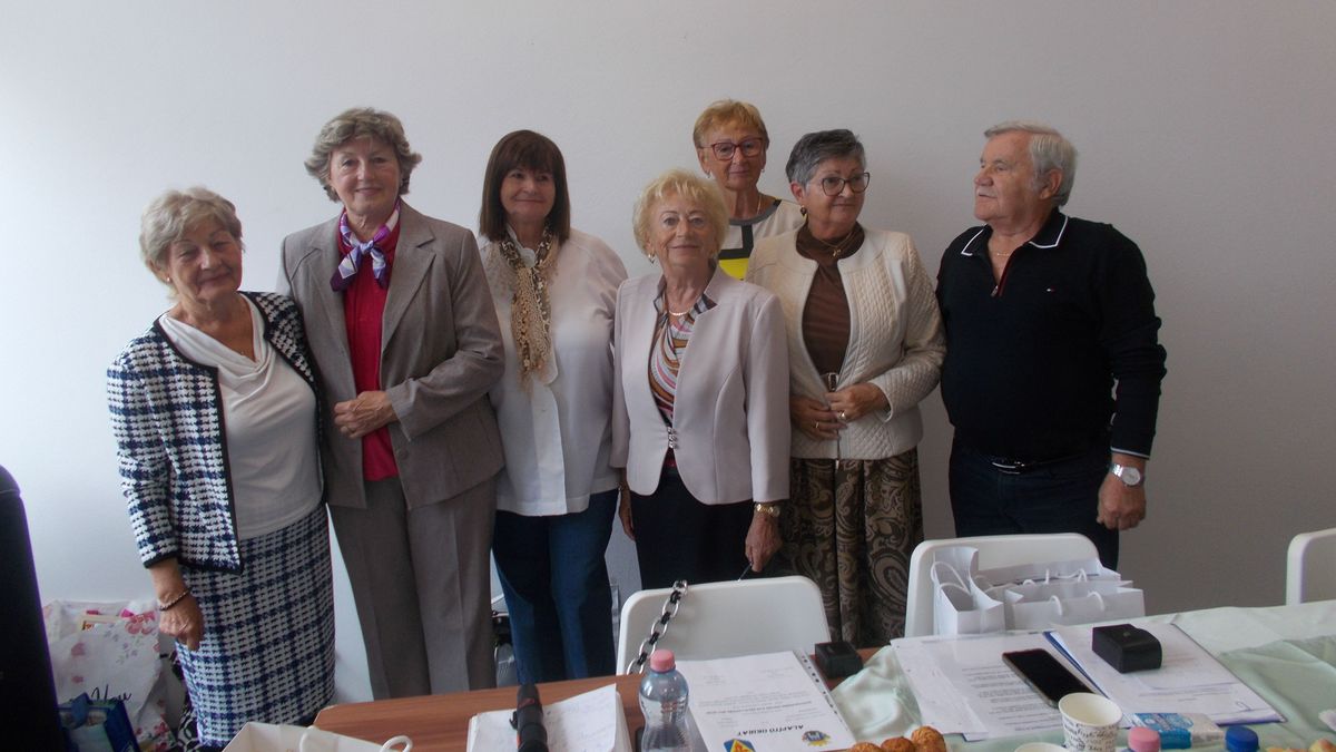 A Párkányi Harmadik Évezred Nyugdíjas Klub Székesfehérvárra látogatott (galéria)