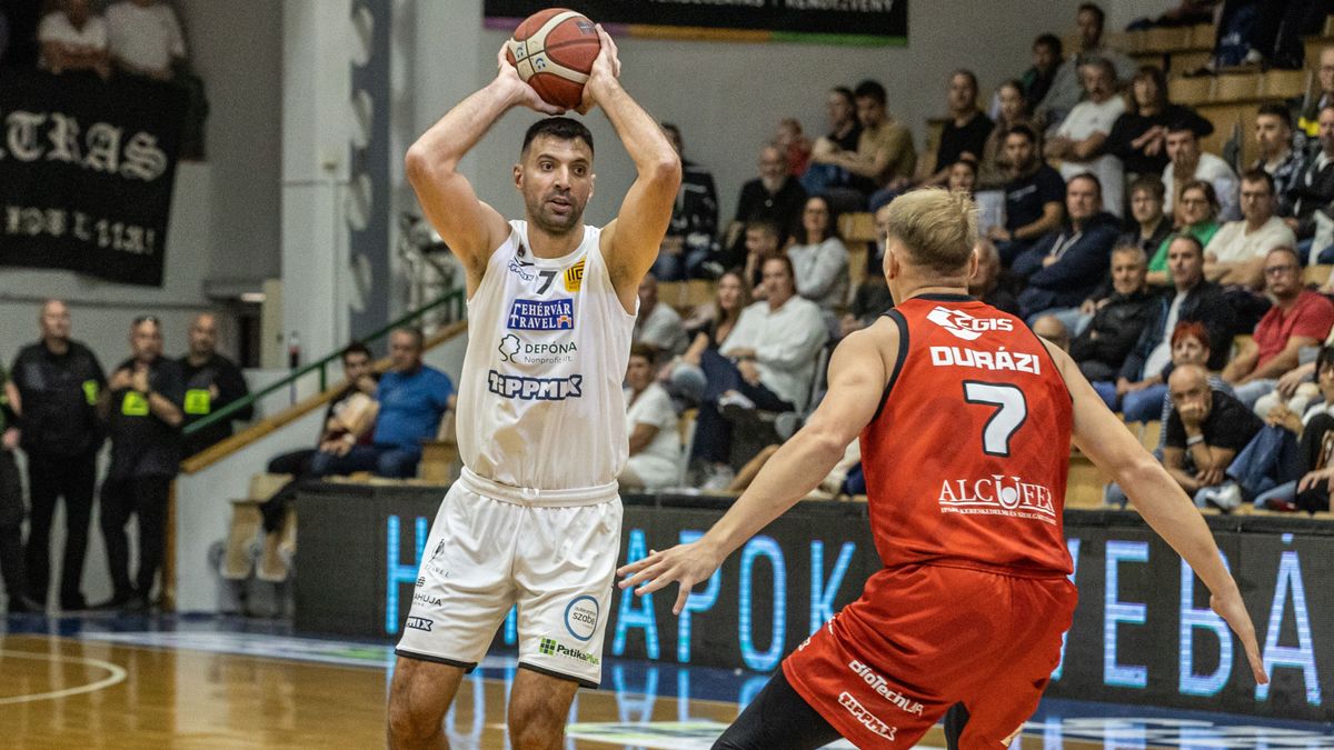 Szép ajándék a 70. születésnapra – Farkas Sándort is ünnepelte az Alba nagy győzelme