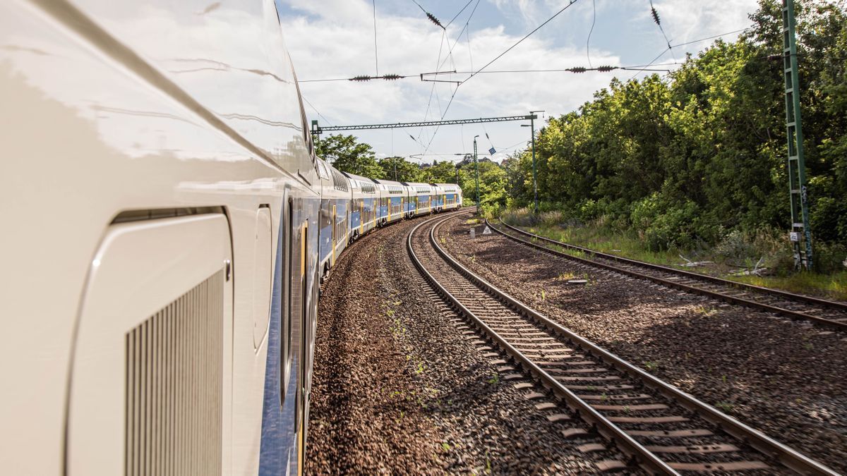 Menetrendváltozás Fejérben: több vonat helyett is buszra kell szállni