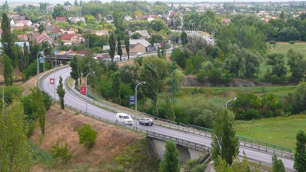 Félpályás lezárás és jelzőőrös irányítás várható hetekig Székesfehérváron!