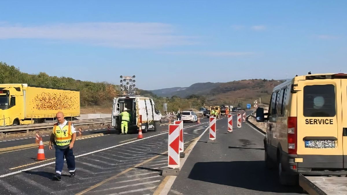 Sokk az autópályán: szembe ment a forgalommal, brutális motoros baleset lett a vége (videó)