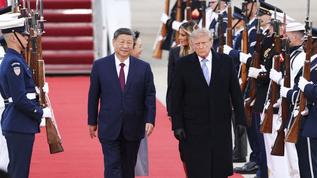 Trump vörös szőnyeget terített Hszi Csin-ping elé: fontos tárgyalások kezdődtek Washingtonban + videó
