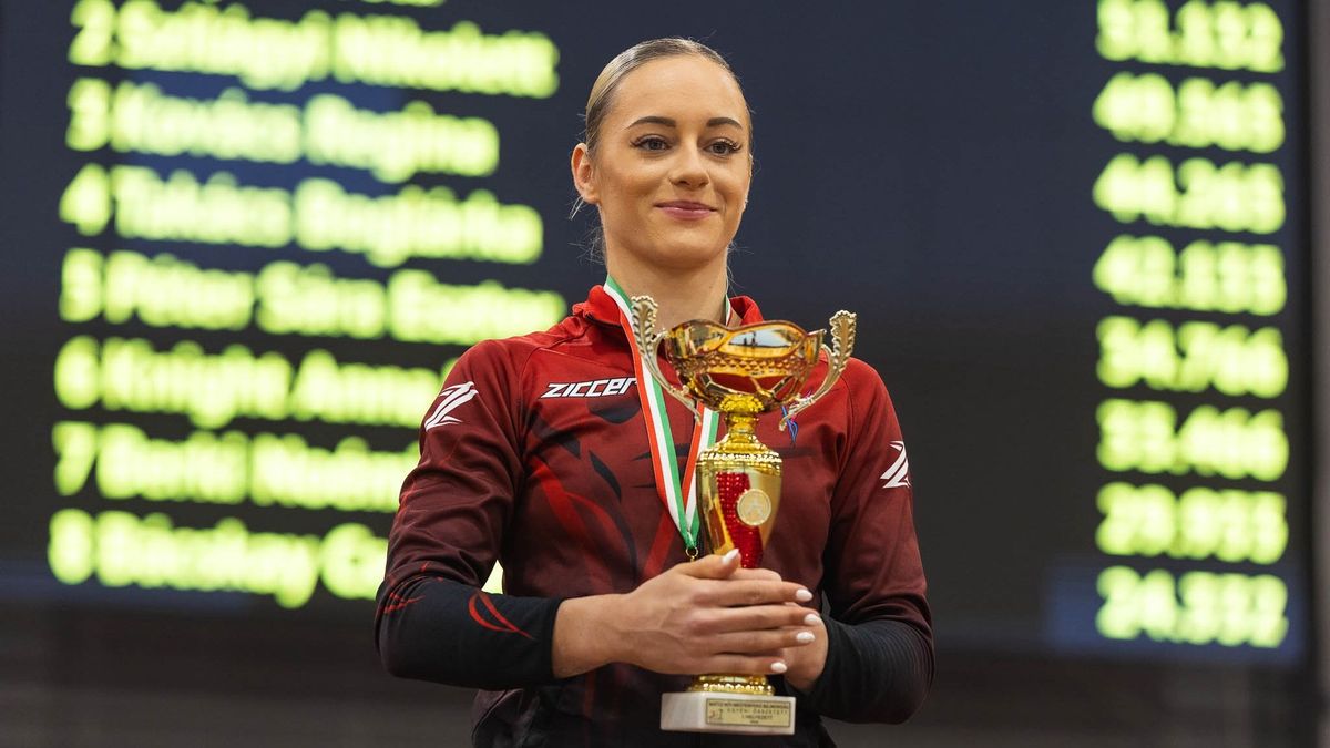 Aranyakkal kirakott születésnapi mestermunka Fejér megyéből