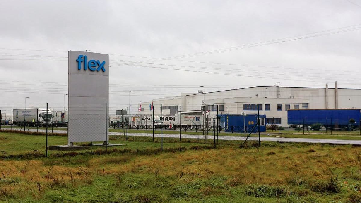 Ukrajnába költözhet a sárvári Flex termelése? Megszólalt a cég