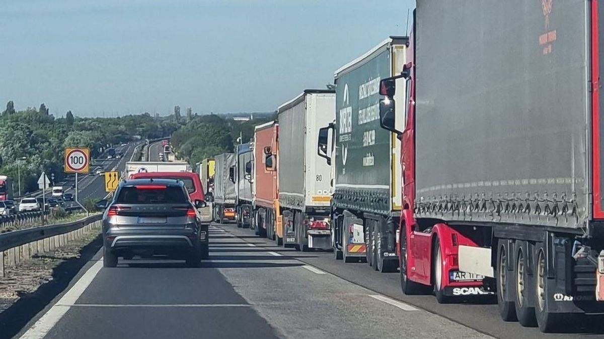 Dugó nélkül a temetőbe? Fontos hírt kaptak az M7-esen közlekedők!
