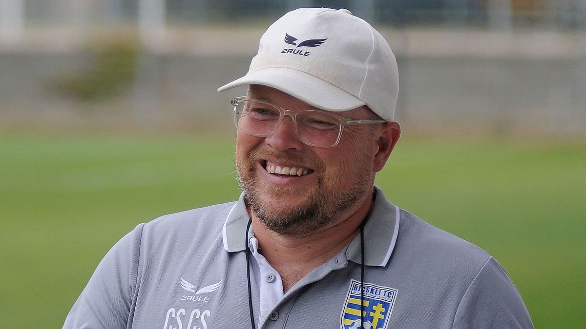 Csordás Csaba a reptéren éjszakázott, majd a Fradi ellen ült le a kispadra