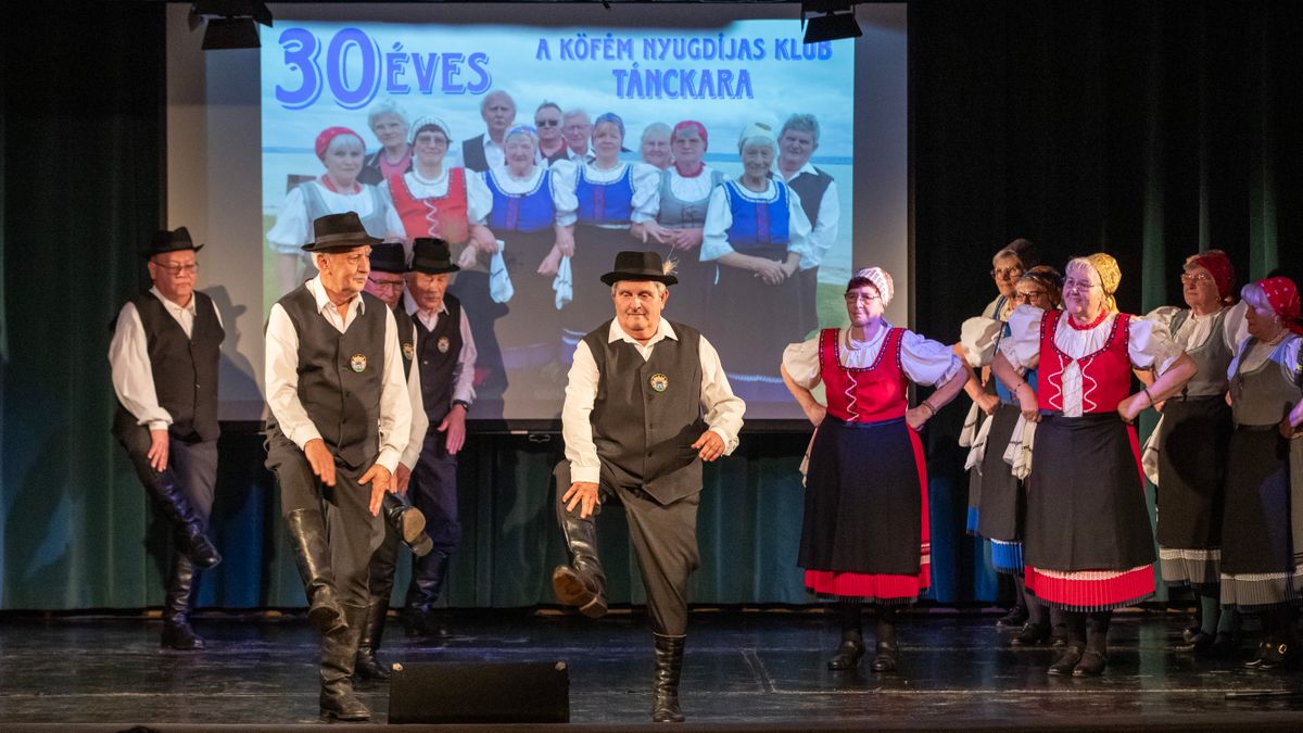 Aktívak is lehetnek a nyugdíjas évek – 30 éves lett a Köfém Nyugdíjas Klub Tánckara (galéria + videó)