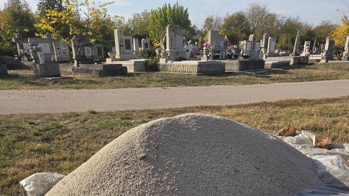 Apró figyelmesség, amely sokat jelenthet – megható gesztussal készülnek az emlékezés napjaira