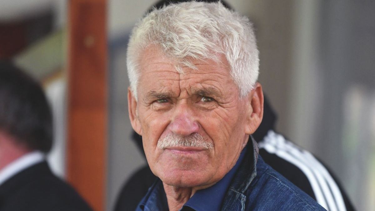Nem akart az NB II-ben dolgozni, mégis történelmet írt a Videotonnal – Csank János 80 éves