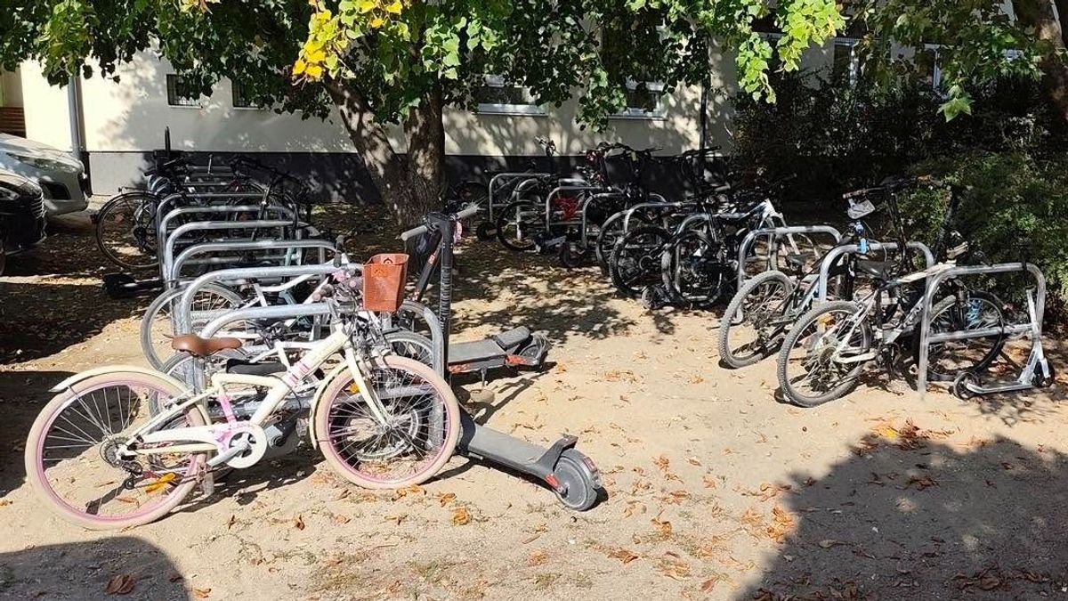 Új kerékpártámaszok segítik a bicikliseket Fehérváron