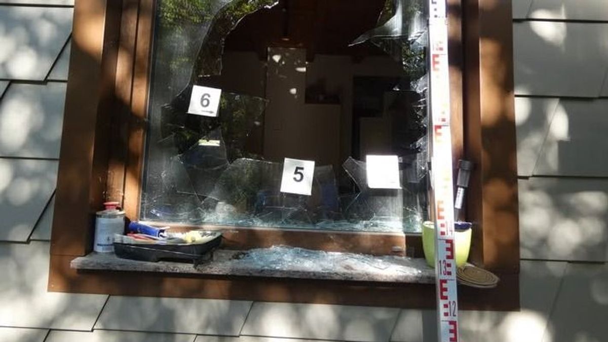Miután betörésen kapták, megpróbált elmenekülni a rendőrök elől